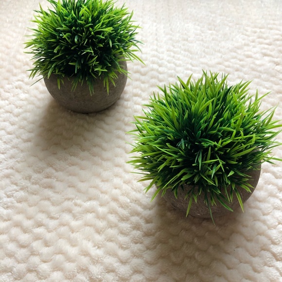 Other - 2 Pcs Fake Small Plant Decor